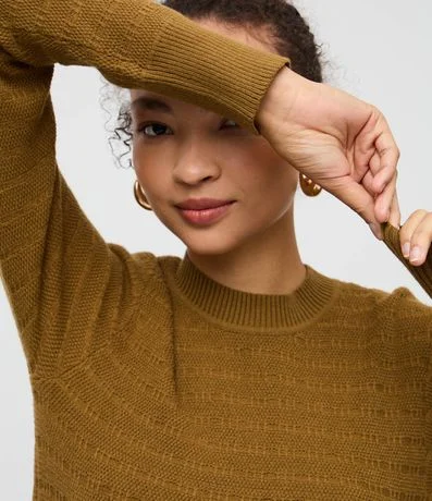 Suéter en Punto Texturizado con Cuello 3