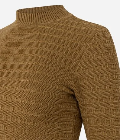 Suéter en Punto Texturizado con Cuello 5