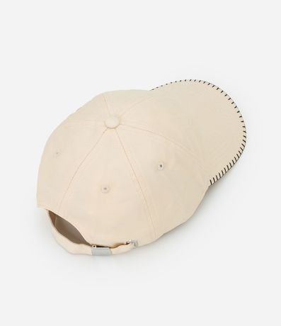 Gorra Aba Curva con Bordado Delantero Less is More 2