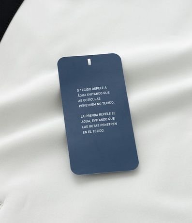 Campera Deportiva en PU Tecnológico con Capucha 11