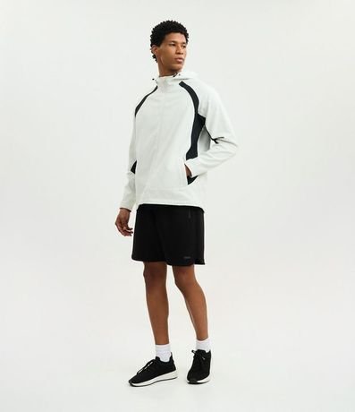 Campera Deportiva en PU Tecnológico con Capucha 3