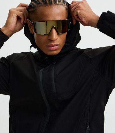 Campera Deportiva Tecnológica Resistente al Agua con Capucha 4