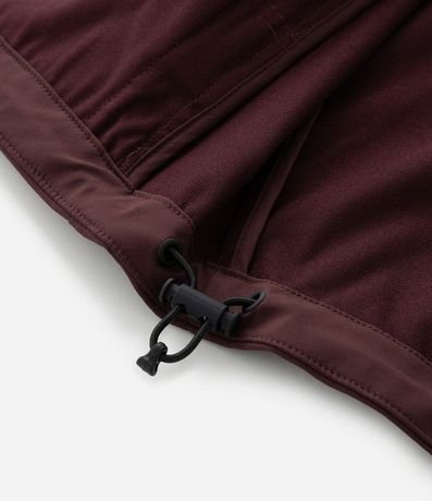 Campera Deportiva Tecnológica Resistente al Agua con Capucha 9