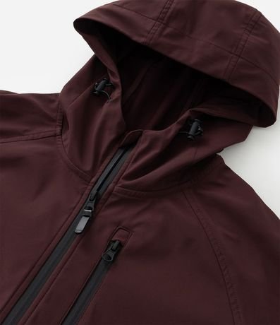 Campera Deportiva Tecnológica Resistente al Agua con Capucha 13