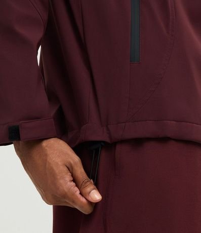 Campera Deportiva Tecnológica Resistente al Agua con Capucha 4