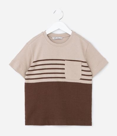 Remera Infantil Regular con Estampa de Rayas y Pequeño Bolsillo - Talle 5 a 14 años