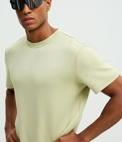 Remera Deportiva en Tecnologia Dry con Lettering 4