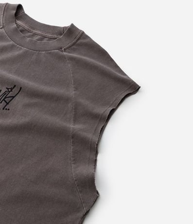 Musculosa Boxy en Algodón con Estampa Lettering y Efecto Desteñido 9