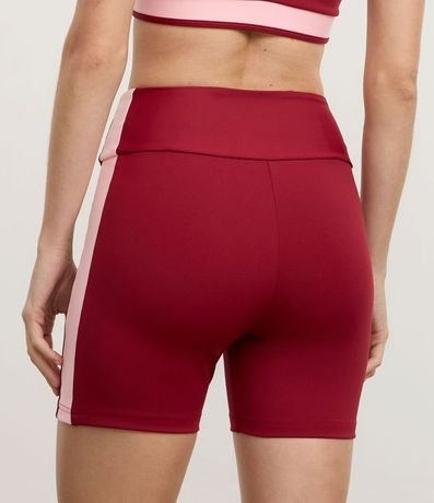 Bermuda con Recorte Lateral Contrastante en Microfibra 4