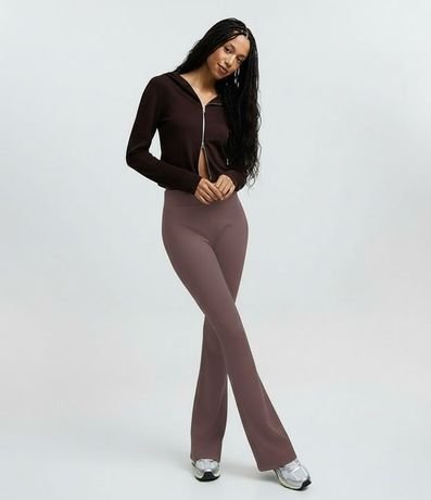 Pantalón Flare en Microfibra con Cintura Ancha