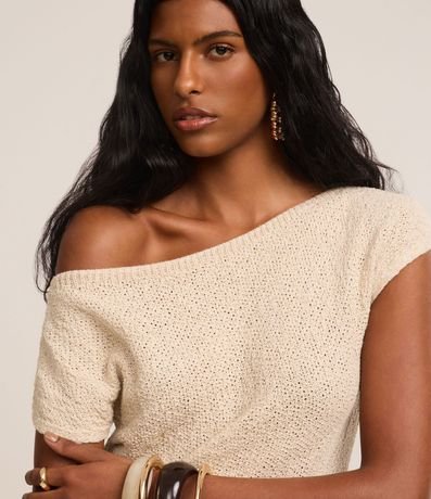 Blusa Texturizada en Punto con Escote Asimétrico 3
