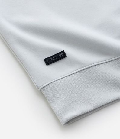 Buzo Deportivo con Etiqueta Aplicada 4