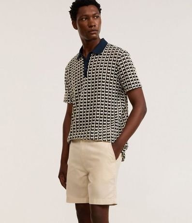 Bermuda en Sarga con Bolsillo Único en la Espalda 4