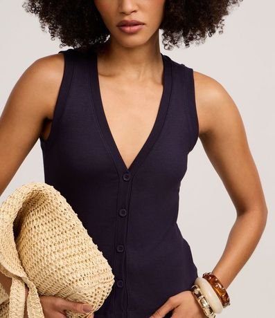 Blusa Acanalada en Rib con Escote V y Botones 4