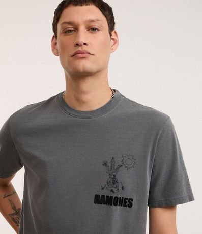 Remera Comfort en Algodón con Estampa Ramones 4