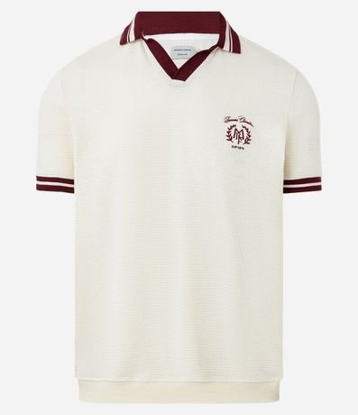 Remera Polo Comfort con Detalles Contrastantes y Estampa de Escudo 6