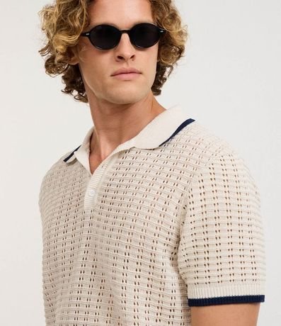Camisa Polo en Algodón Texturizada con Cuello V y Detalle Contrastante 4