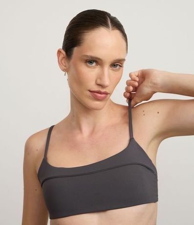 Top Deportivo con Copa y Breteles Transpasados en la Espalda 2