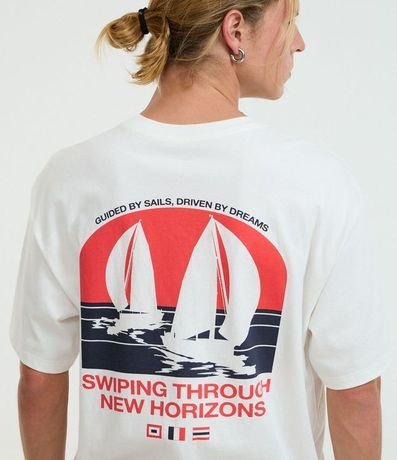 Remera Boxy en Malla con Estampa Frente y Espalda de Barco 3