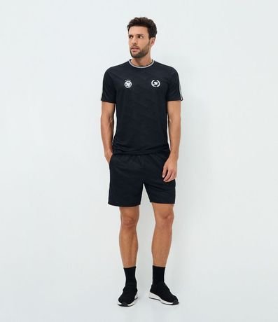 Remera Deportiva Regular con Tecnologia Dry y Detalles Heatprint 2