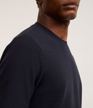 Remera Slim en Algodón con Textura Acanalada 3
