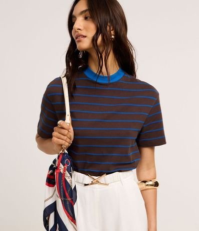 Remera Rayada en Malhão con Cuello Contrastante