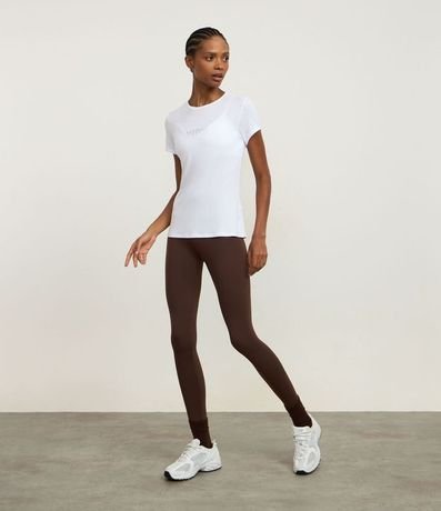 Remera Deportiva en Microfibra con Tecnologia Dry  e Estampa Localizada 3