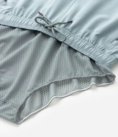 Bermuda Deportiva sin Estampado con Detalles de Colores 4