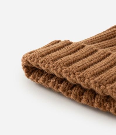 Gorro Básico en Punto con Pompón 2