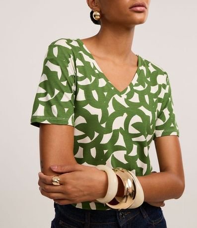 Blusa en Viscolycra con Escote V y Estampa Abstracta 4