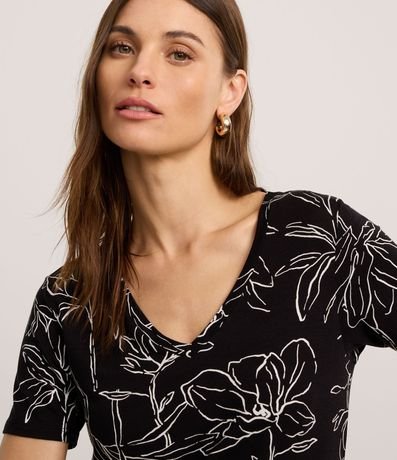 Blusa en Viscolycra con Cuello V y Estampa Floral 4