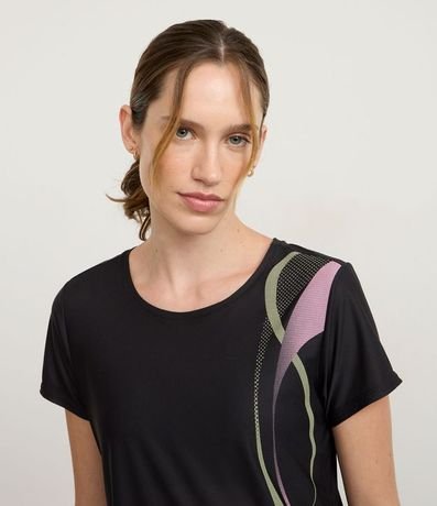 Remera Deportiva en Helanca con Manga Corta 2