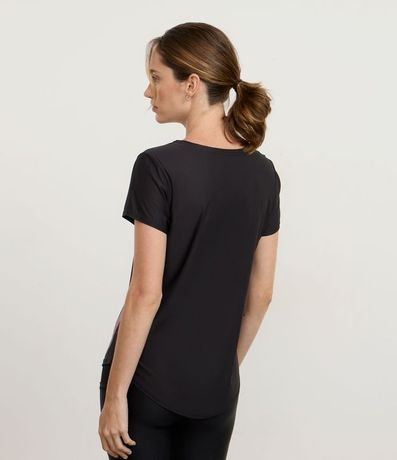 Remera Deportiva en Helanca con Manga Corta 3