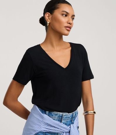 Blusa Básica en Viscosa con Escote V