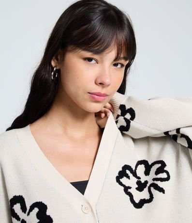Cardigan en Jacquard con Botones y Flores 3