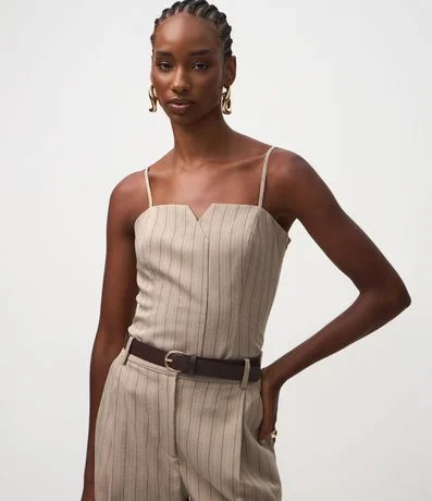 Blusa con Bretel Fino en Sastrería y Estampa Rayada