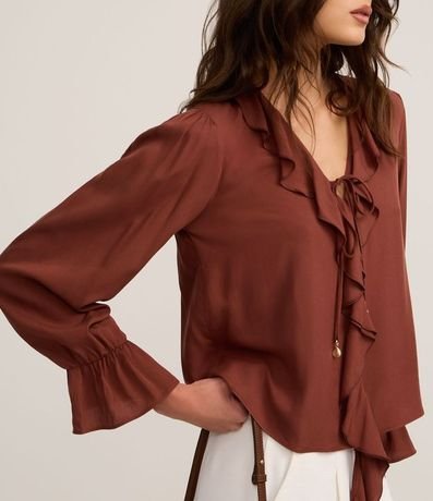 Blusa en Viscosa con Volados en el Escote y Puño