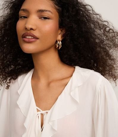 Blusa en Viscosa con Volados en el Escote y Puño 3