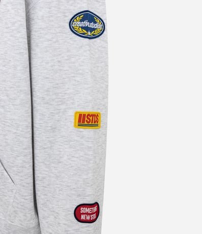 Buzo Boxy en Algodón con Fondo Melange y Patch Bordados 5