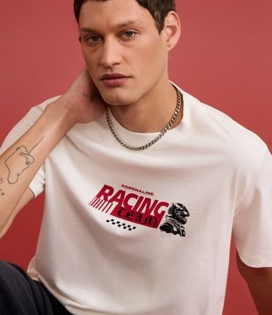 Remera Comfort en Algodón con Estampa Automovilismo y Lettering 2