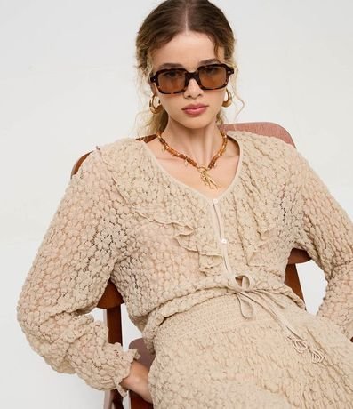 Blusa Bata en Encaje Texturizada con Volados en el Escote 7