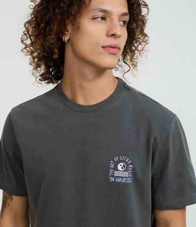 Remera Comfort en Algodón con Estampa Abstracta  Desteñida 4