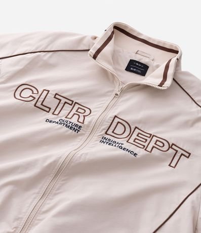 Campera Masculina en Tejido Tecnológico con Estampa Delantera 7