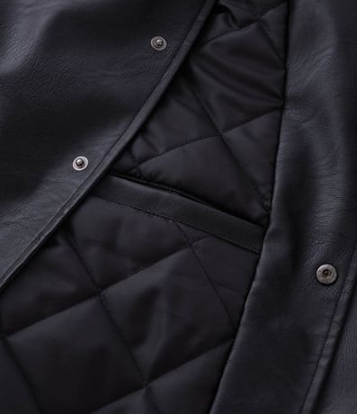 Campera Bomber en PU con Recortes y Bordado al Frente y en la Espalda 3