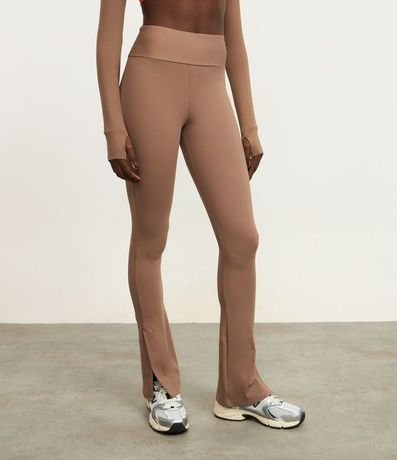Pantalón Legging Flare Deportiva en Microfibra con Fenda 3