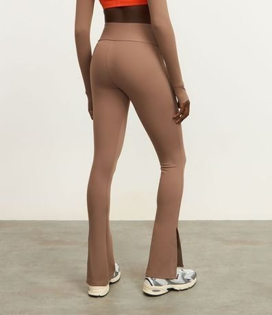 Pantalón Legging Flare Deportiva en Microfibra con Fenda 4