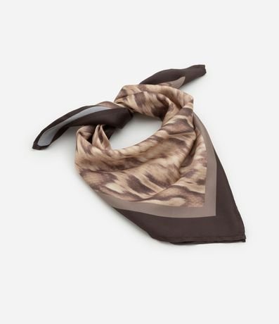 Pañuelo Cuadrado en Satén con Estampa Animal Print Cobra 2