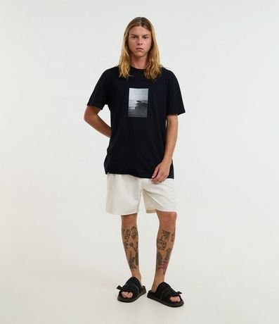 Remera Comfort en Media Malla con Estampa Photoprint Playa 2