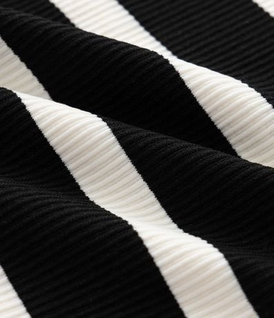 Remera Infantil Seamless Rayada con Cuello Alto – Talle 5 a 14 años 3