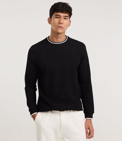 Remera Regular con Textura Vertical y Cuello Contrastante